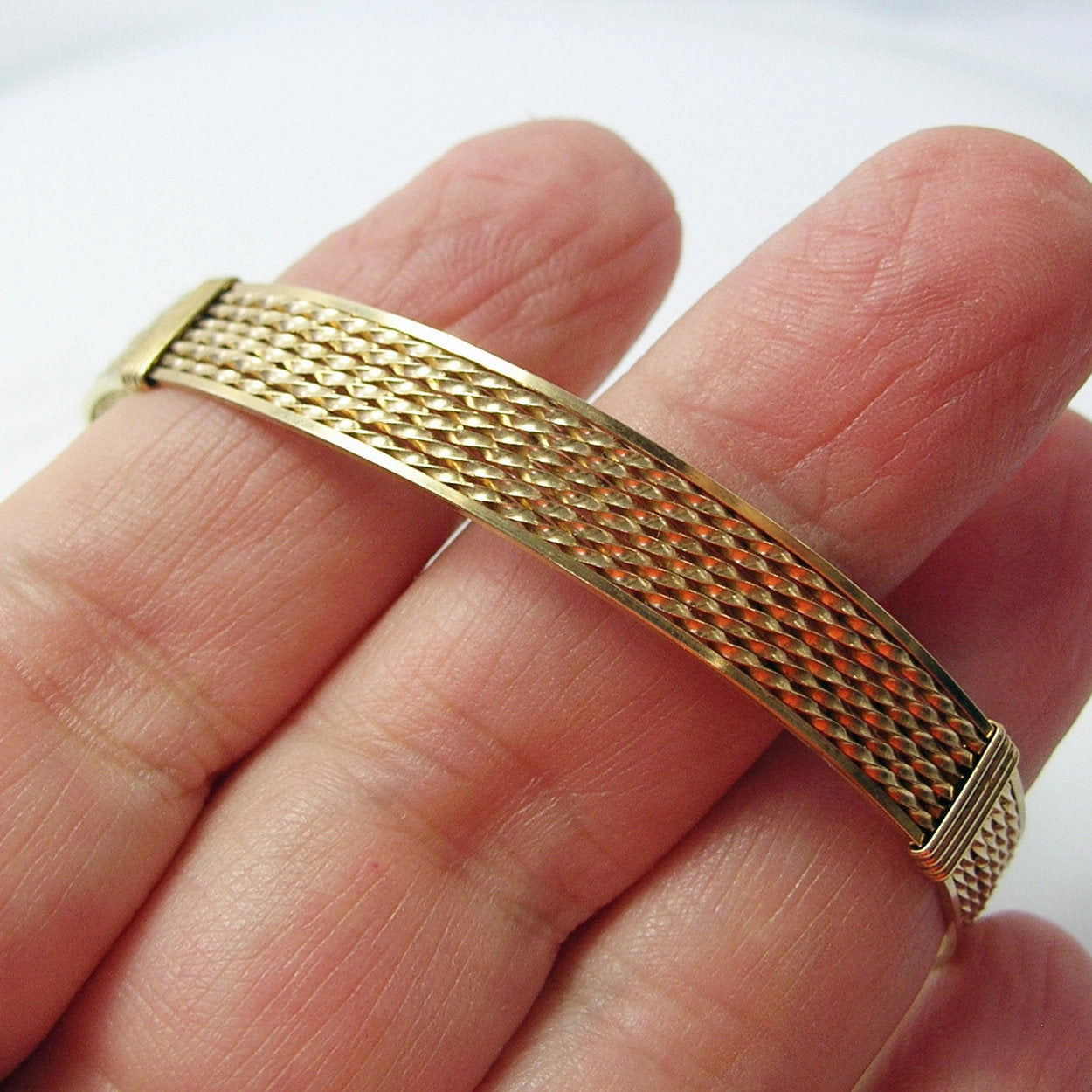 14kt Gold Filled 8-Strand Wire Wrapped Bracelet  STTTTTTS Snap Buttons Unfailing Combinations