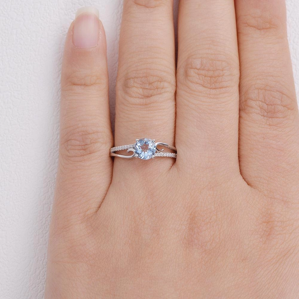 1.0ct Round Cut Aquamarine Vintage Solitaire Twist Ring Gleaming Touch Winter Vibes