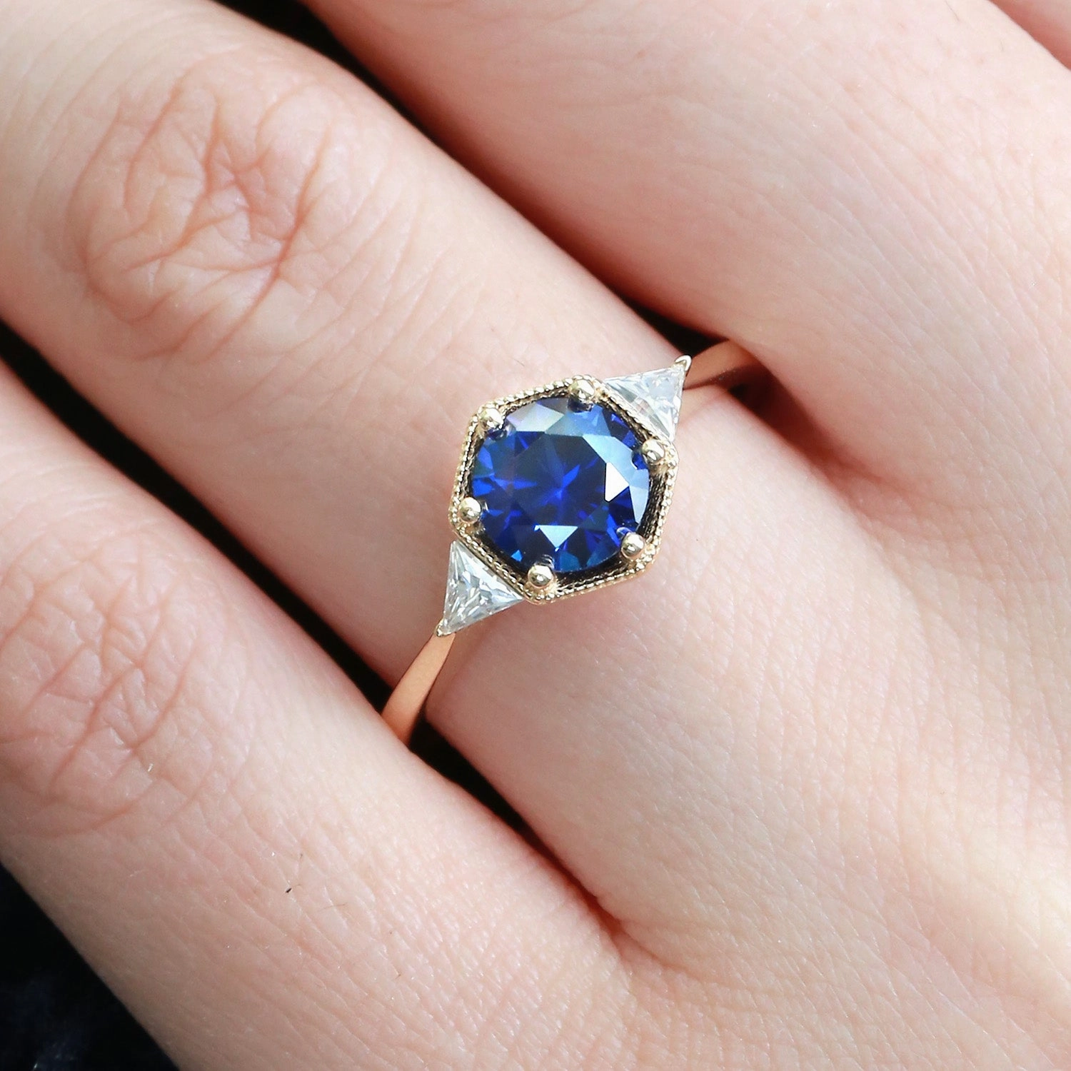 1.5ct Round Cut Sapphire Geometric Ring Luxury Style Graceful Twist