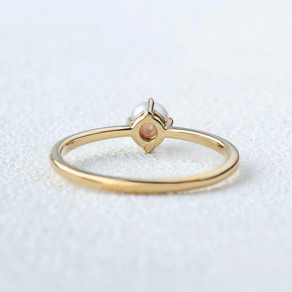 4 Prongs Yellow Gold Akoya Pearl Ring Glamour Accent Versatile Accessory
