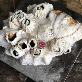 High-End Item Wire Wrapped Piece Bud Pendant - 14k Gold   Pink Spinel