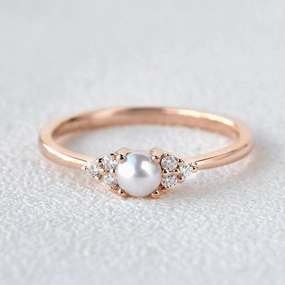 Zoom Focus Silhouette Focus Akoya Pearl & Geometric Moissanite Rose Gold Ring