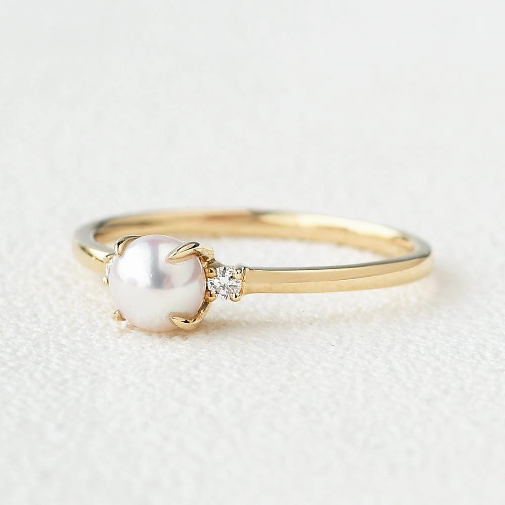 Akoya Pearl & Moissanite Yellow Gold Ring Weekend Piece