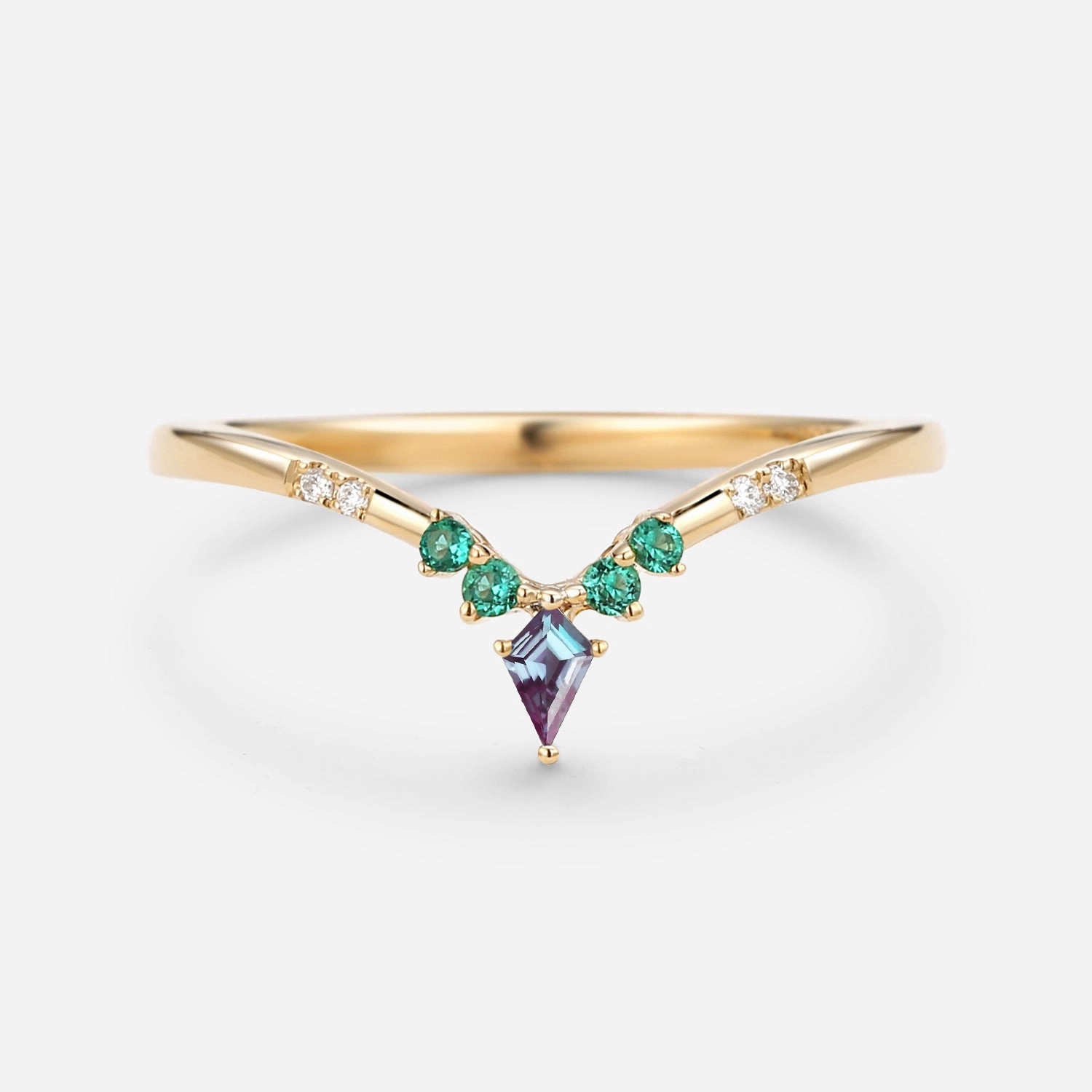 Vogue Feature Sparkling Craft Alexandrite & Emerald & Moissanite Band V Shaped Ring