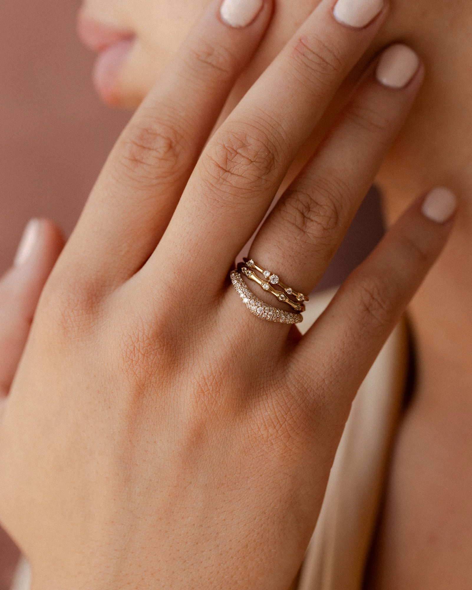 Modern Appeal Glam Vibe Pav?? Flow Ring