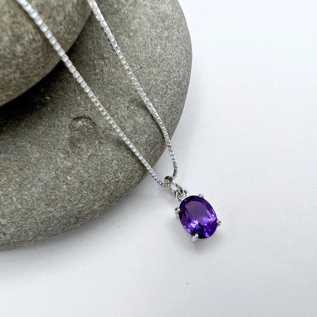 Oval Stone Sterling Silver Pendant Delicate Mood