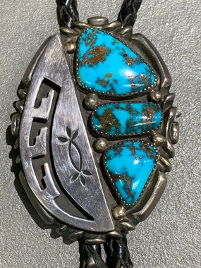 Elegant Snap Detail Pop Wilson Begay Navajo Natural Turquoise Sterling Silver Bolo