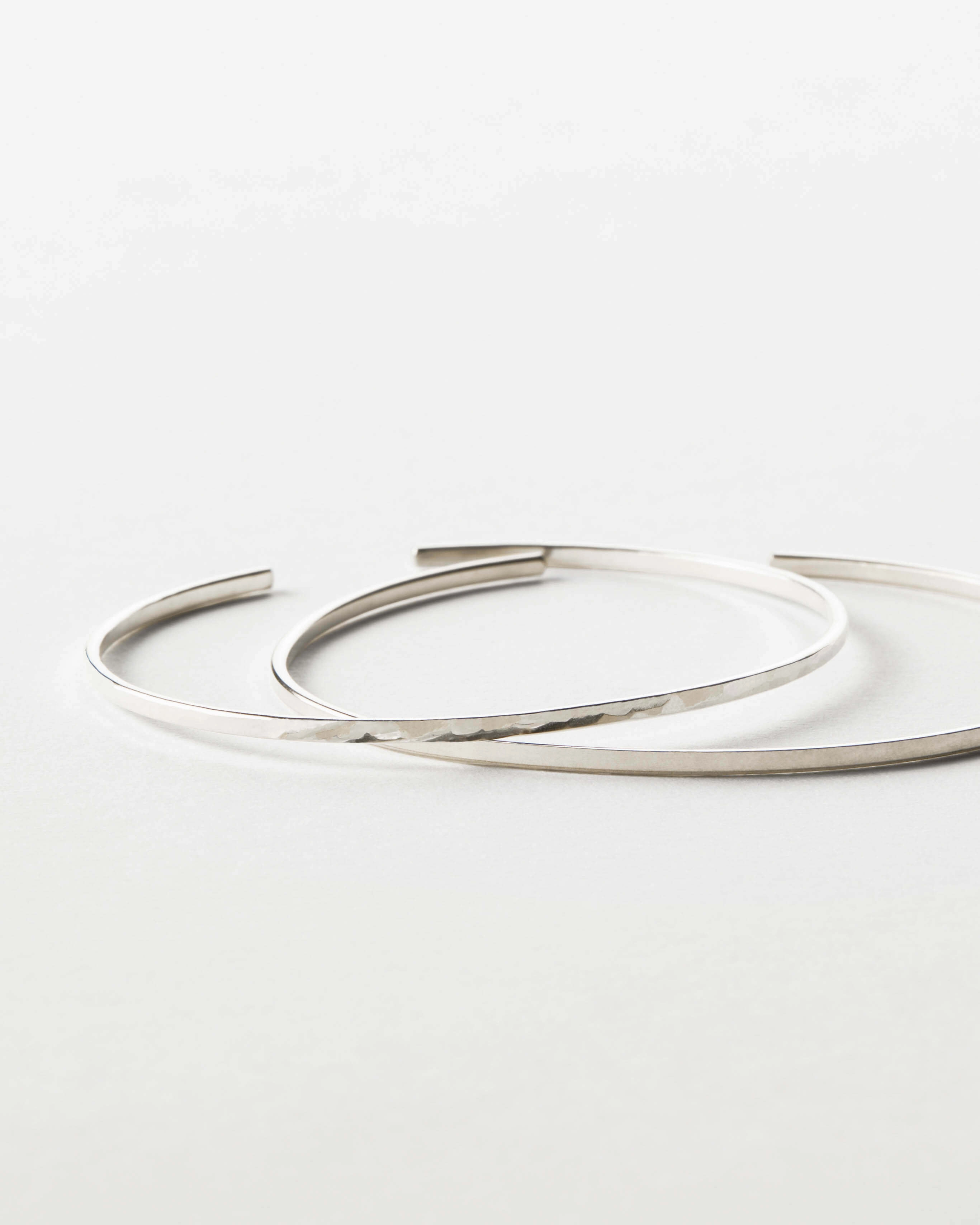 Thin Cuff Bracelet Luminous Finish Creative Detail