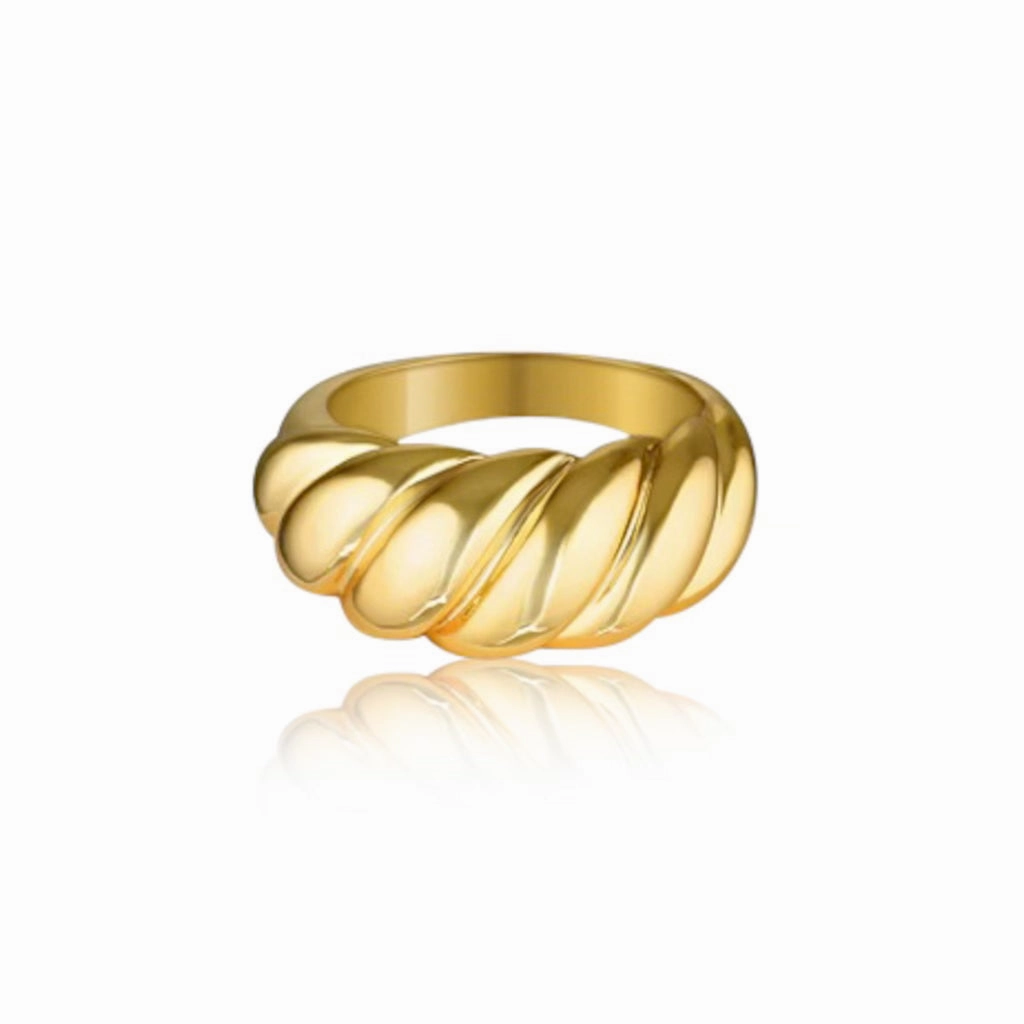 Avery Croissant Ring Premium Expression