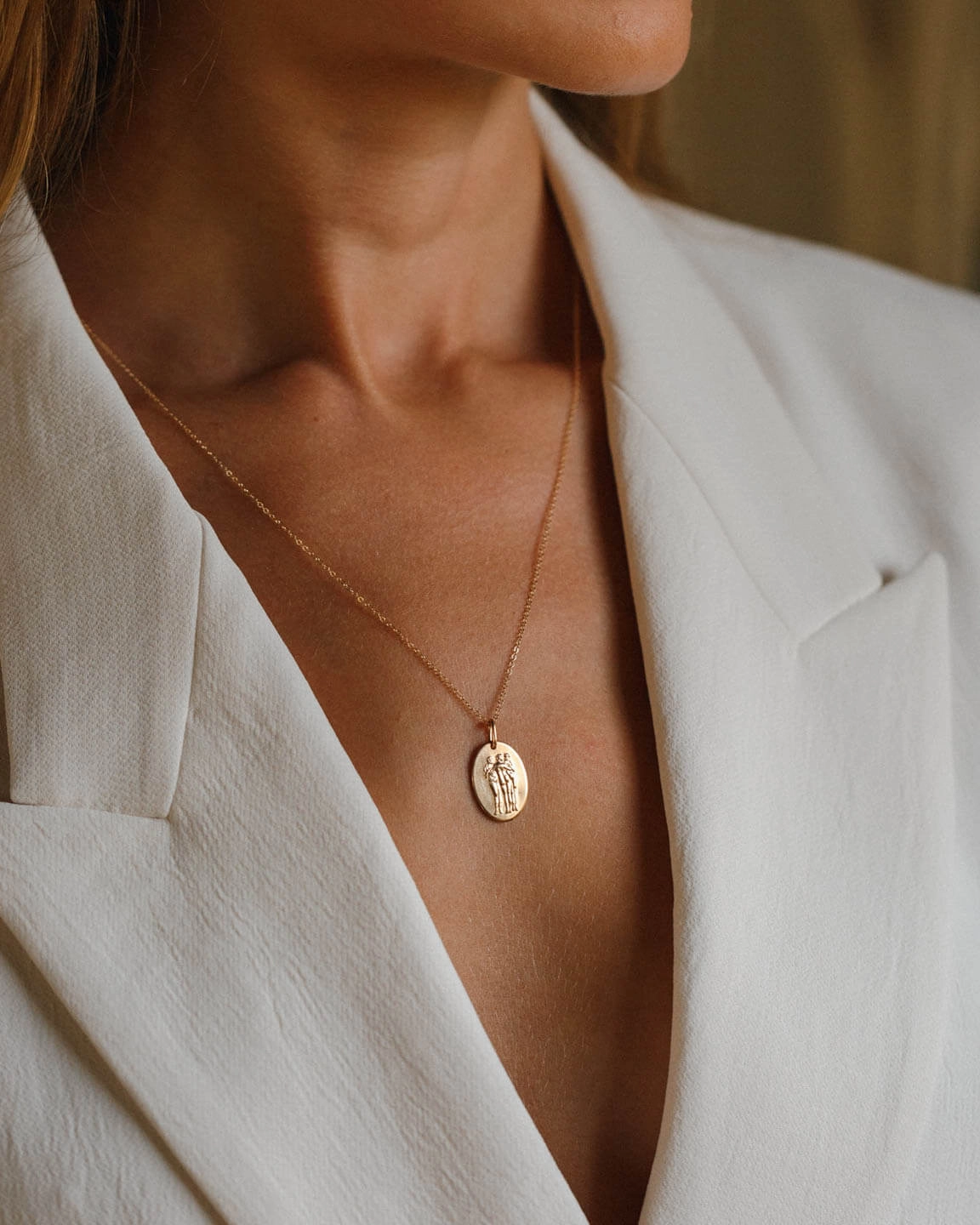 Handmade Shine Sophisticated Finish Three Graces Necklace