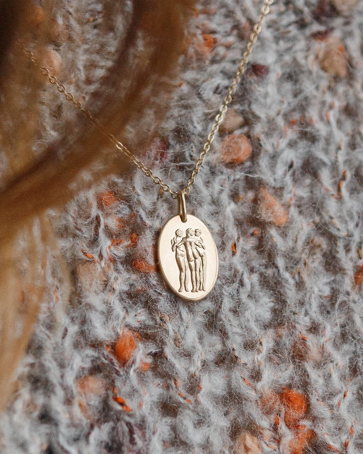 Distinctive Piece Texture Play Three Graces Necklace