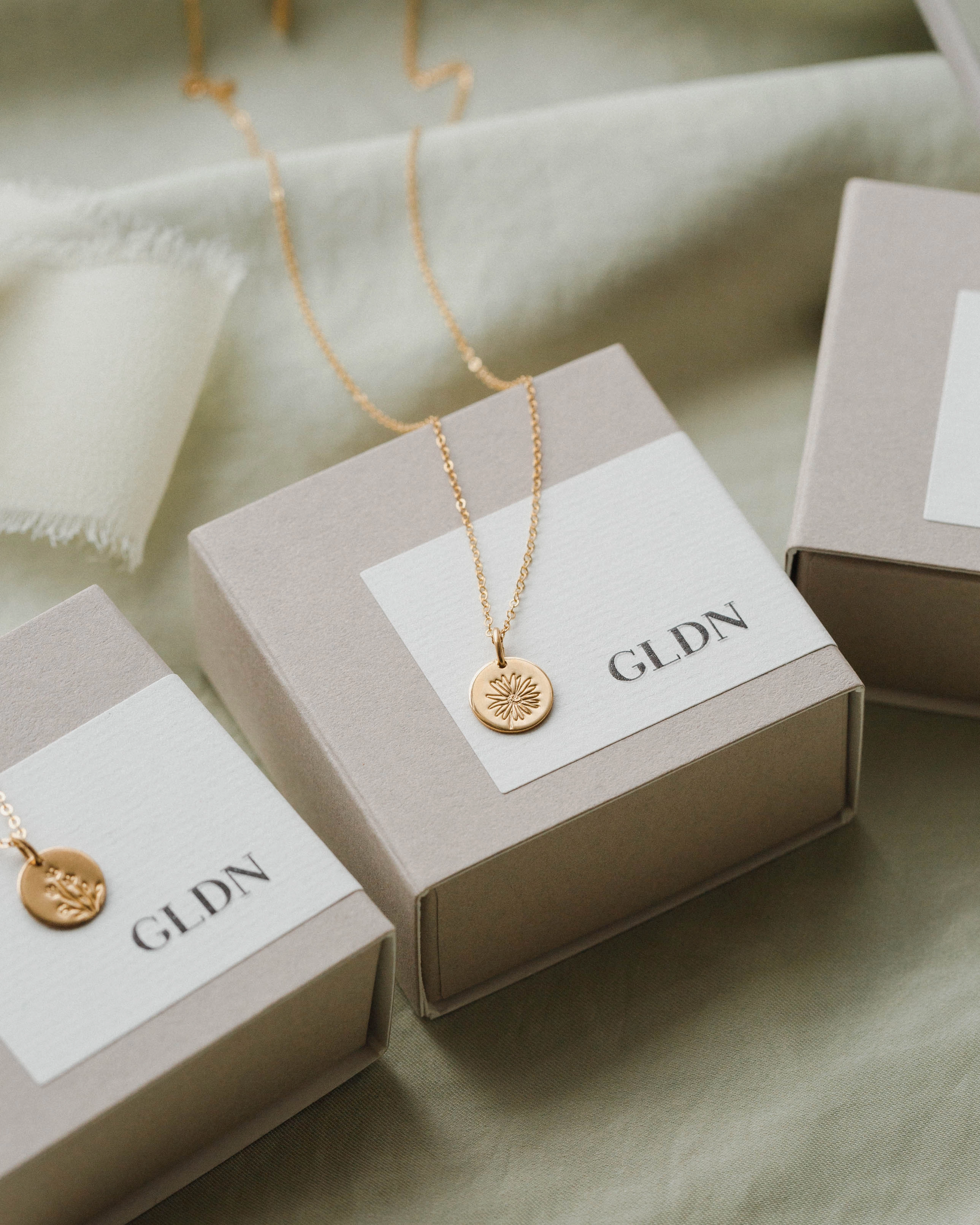 Weekend Glow Elegant Gem Bridesmaid Flora Necklace Set