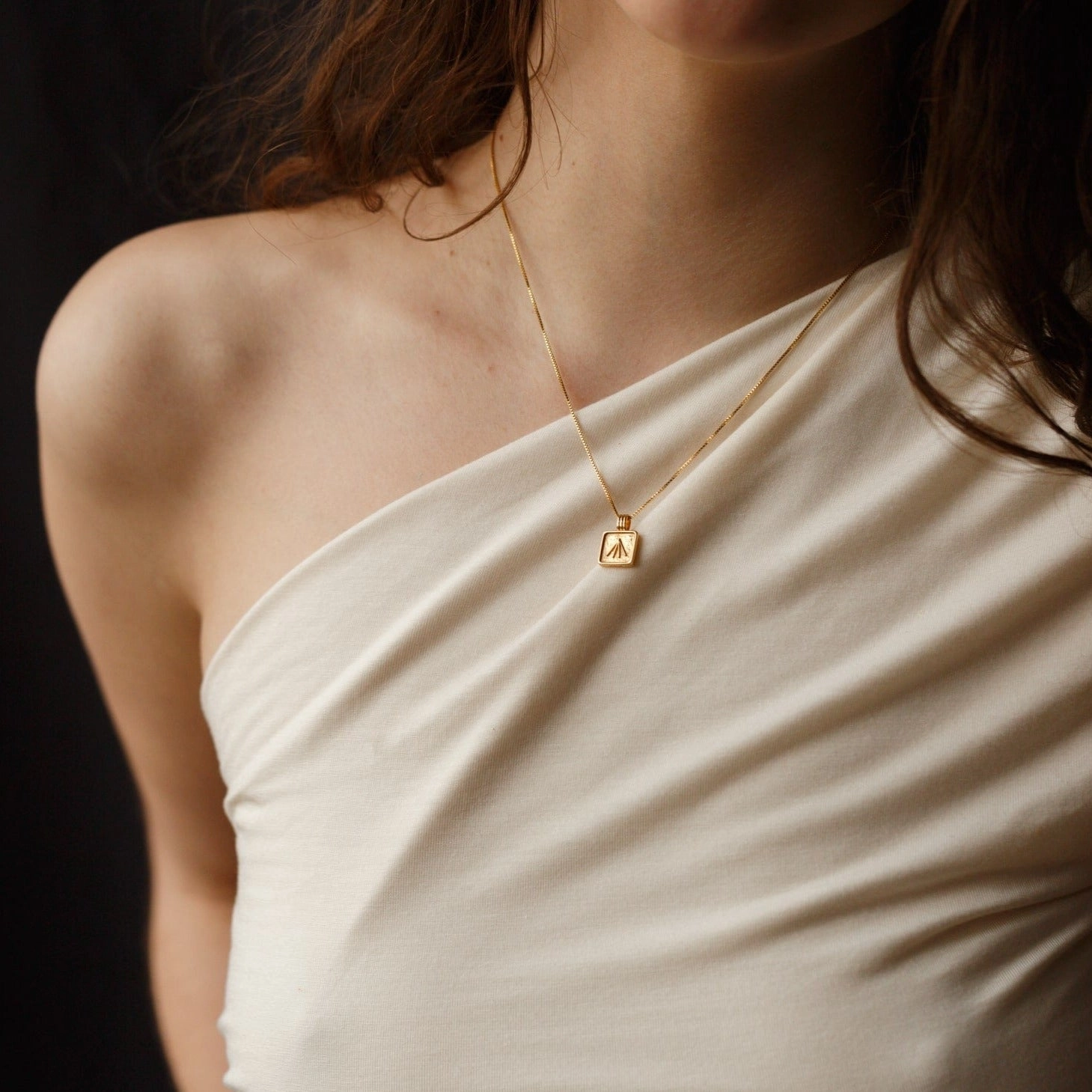 Glamorous look Trendy Fashion Enneagram Type Eight Necklace