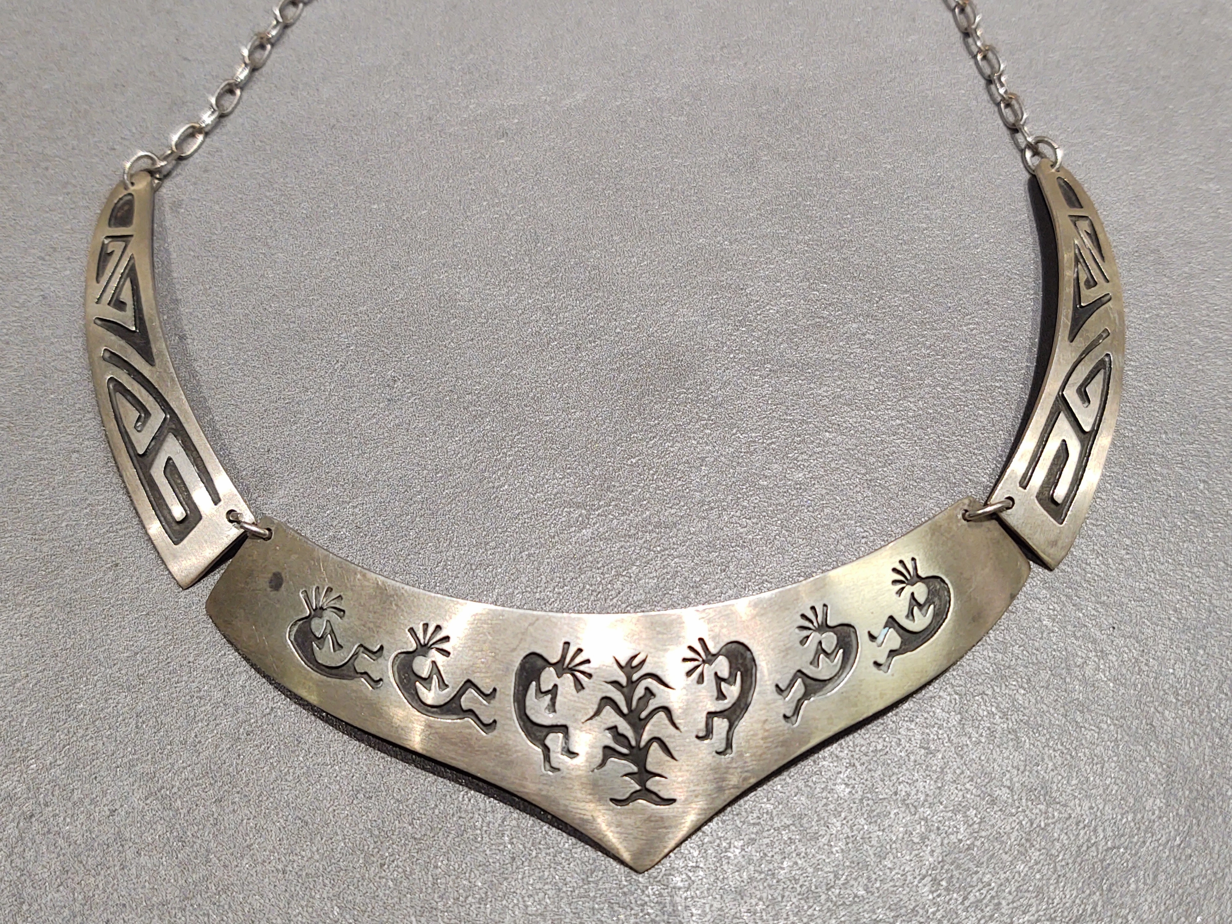 Neat Detail Chic Glance Charlton Lindsay Navajo Sterling Silver Necklace - Handmade Native American