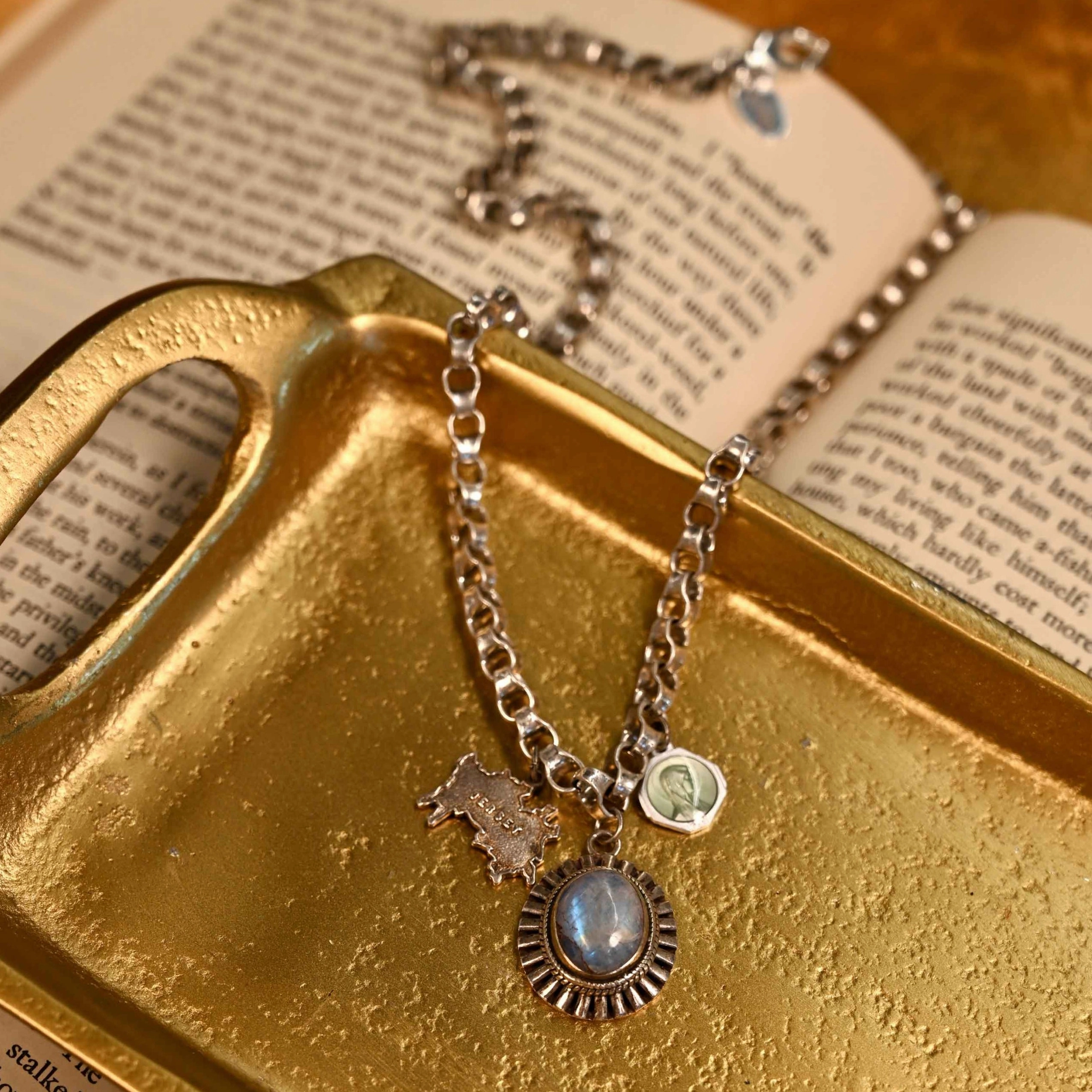 Charming Necklace 319 Retro Detail Comfortable Gift