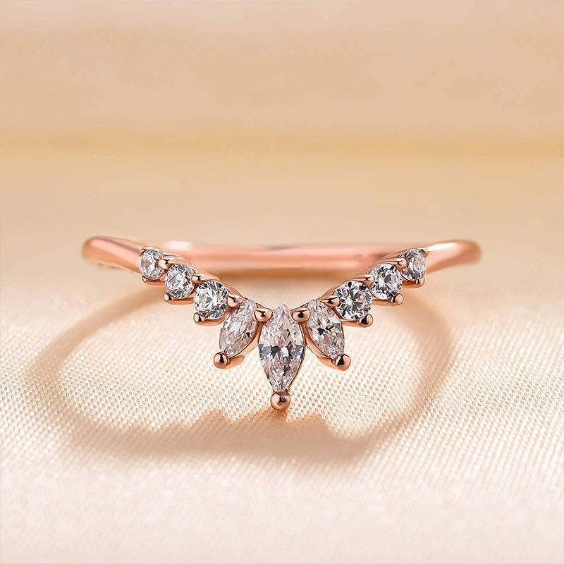 Glam Mode Louily Elegant Rose Gold Chic V Shaped Stacking Wedding Band In Sterling Silver