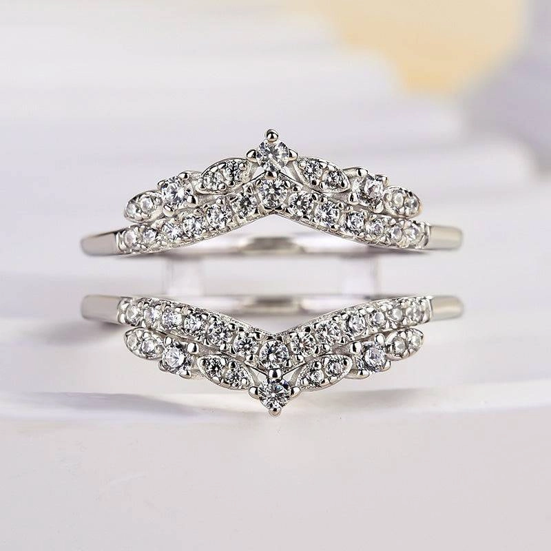 Louily Exclusive Round Cut Jacket Wedding Band For Women In Sterling Silver Everyday Feature