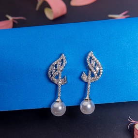 Mini desire pearl stud Bold Highlight Modern Outfit