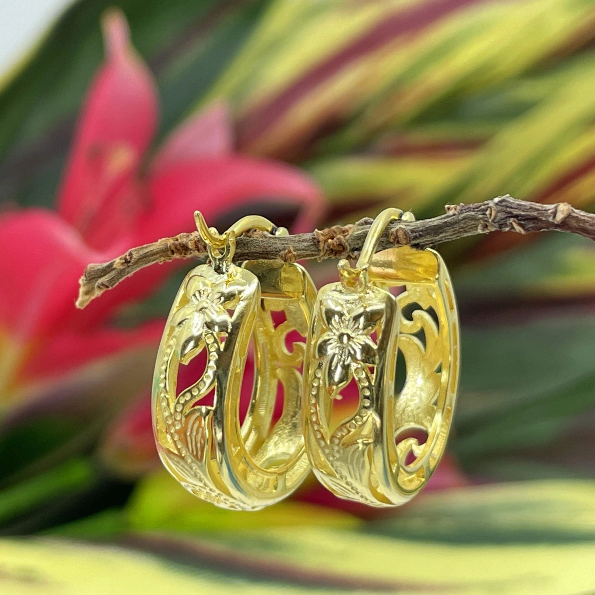 Hawaiian Scroll Cutout 3D Hoop Earrings Fashionable Embellishment Futuristic Decoration
