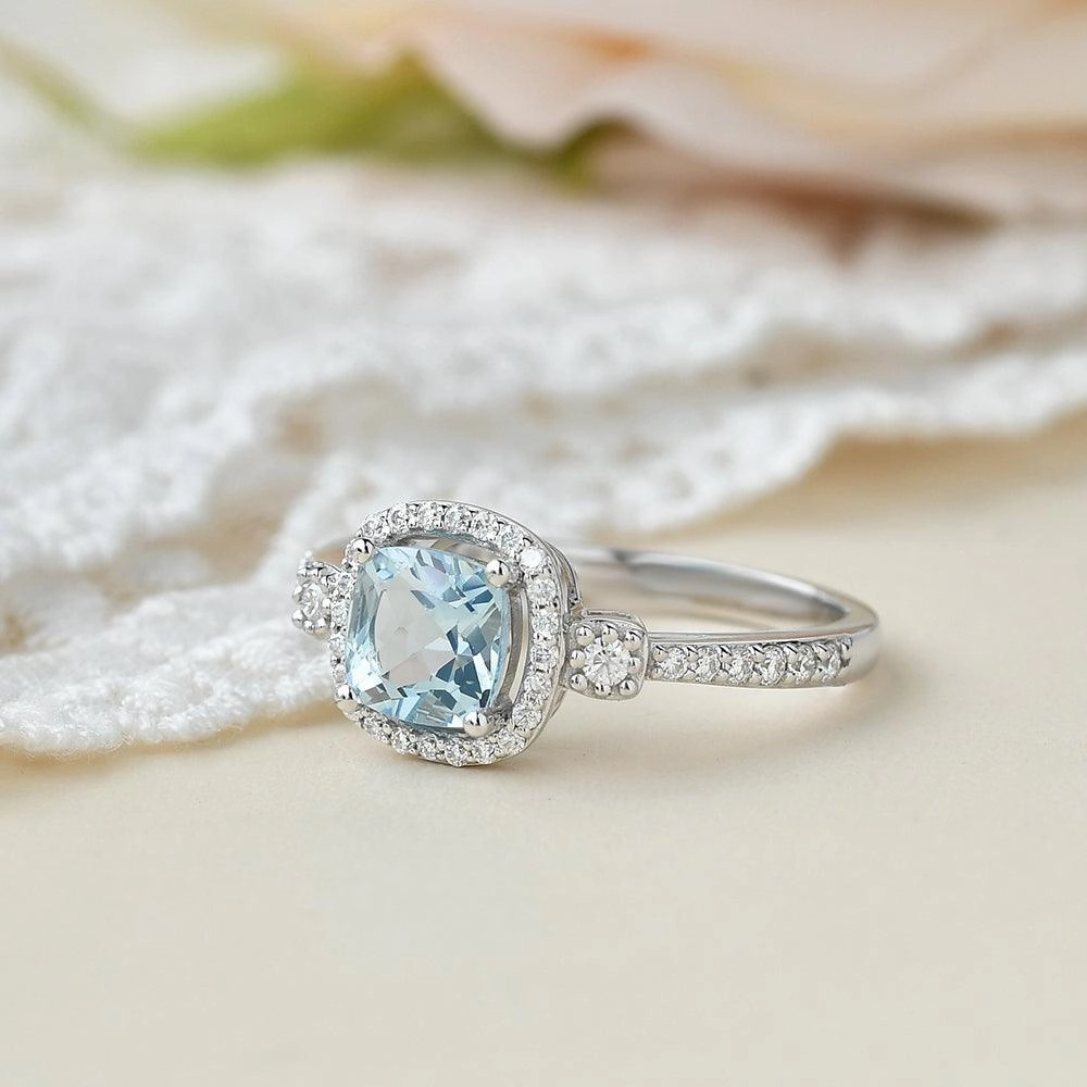 Cushion Cut Aquamarine White Gold Ring Moonlight Mood Shiny Texture