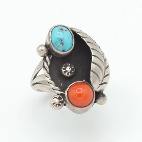 Zoom Focus Retro Vibe Navajo Handmade Sterling Silver Turquoise Coral Ring (Hallmark Unknown) (Size 5.75)