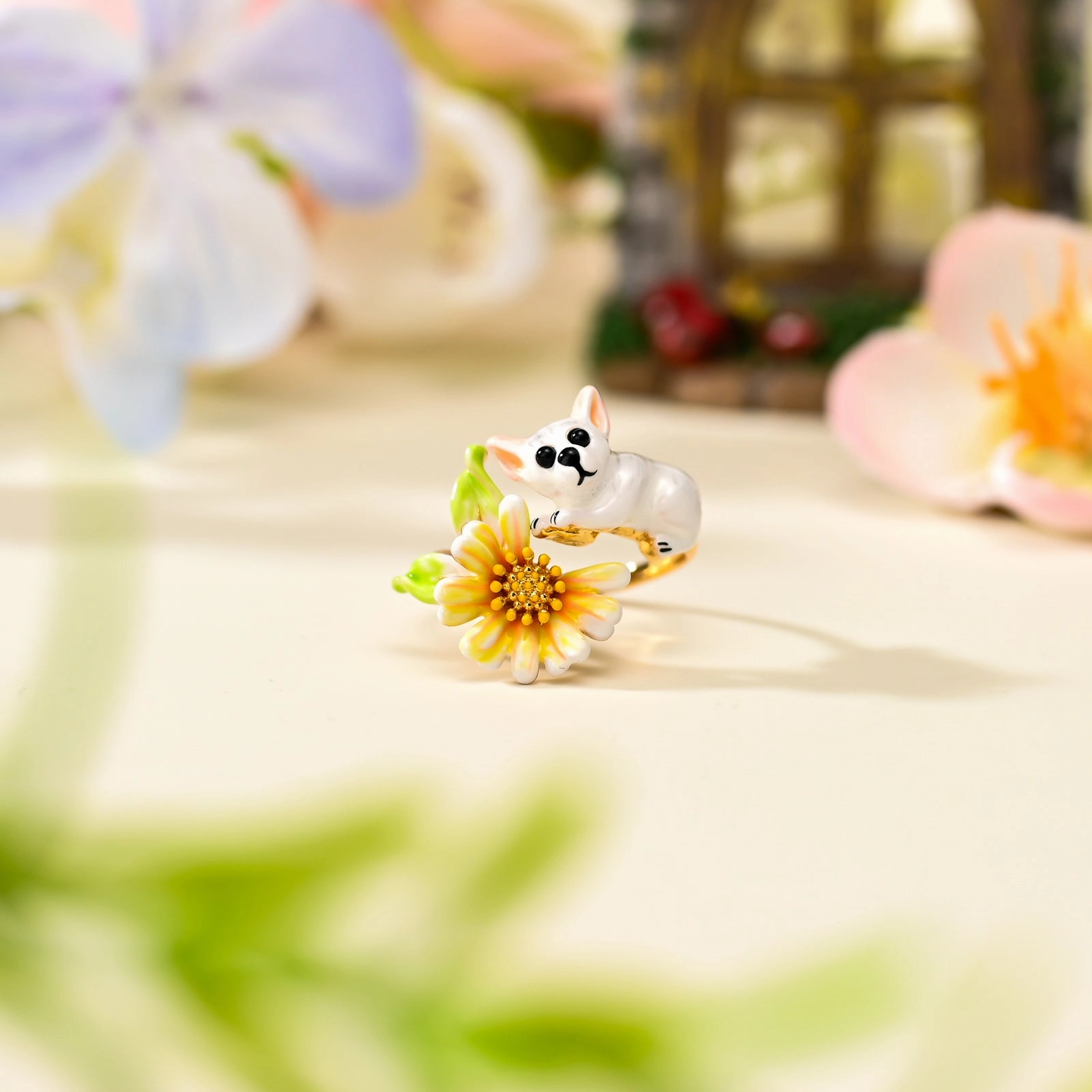 Daisy Dog Ring Ornate Decoration