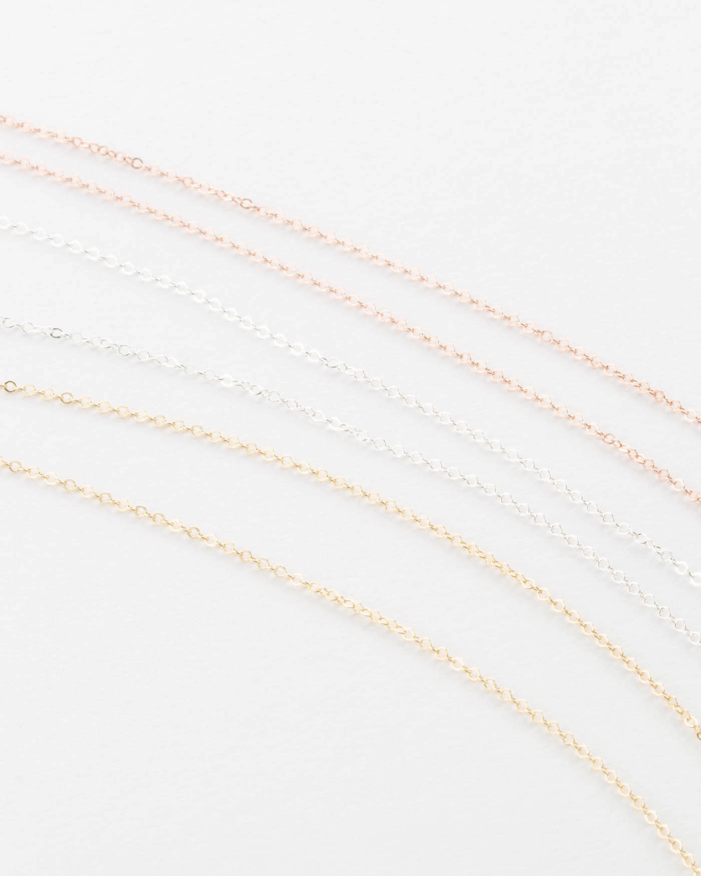 Dainty Chain Dazzling Detail Graceful Highlight