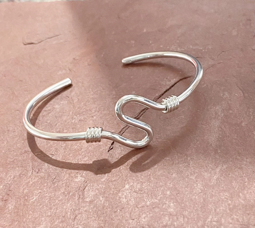 Via Taxco Wave Style Cuff Allure Accent