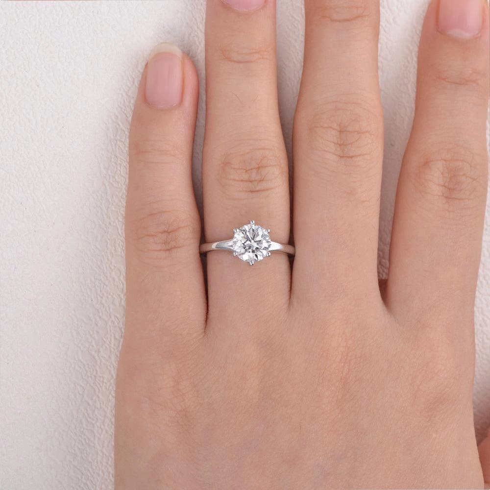 1.0ct Round Cut Moissanite Six-Prong Classic Solitaire Ring Luxurious Detail Vibrant Appeal