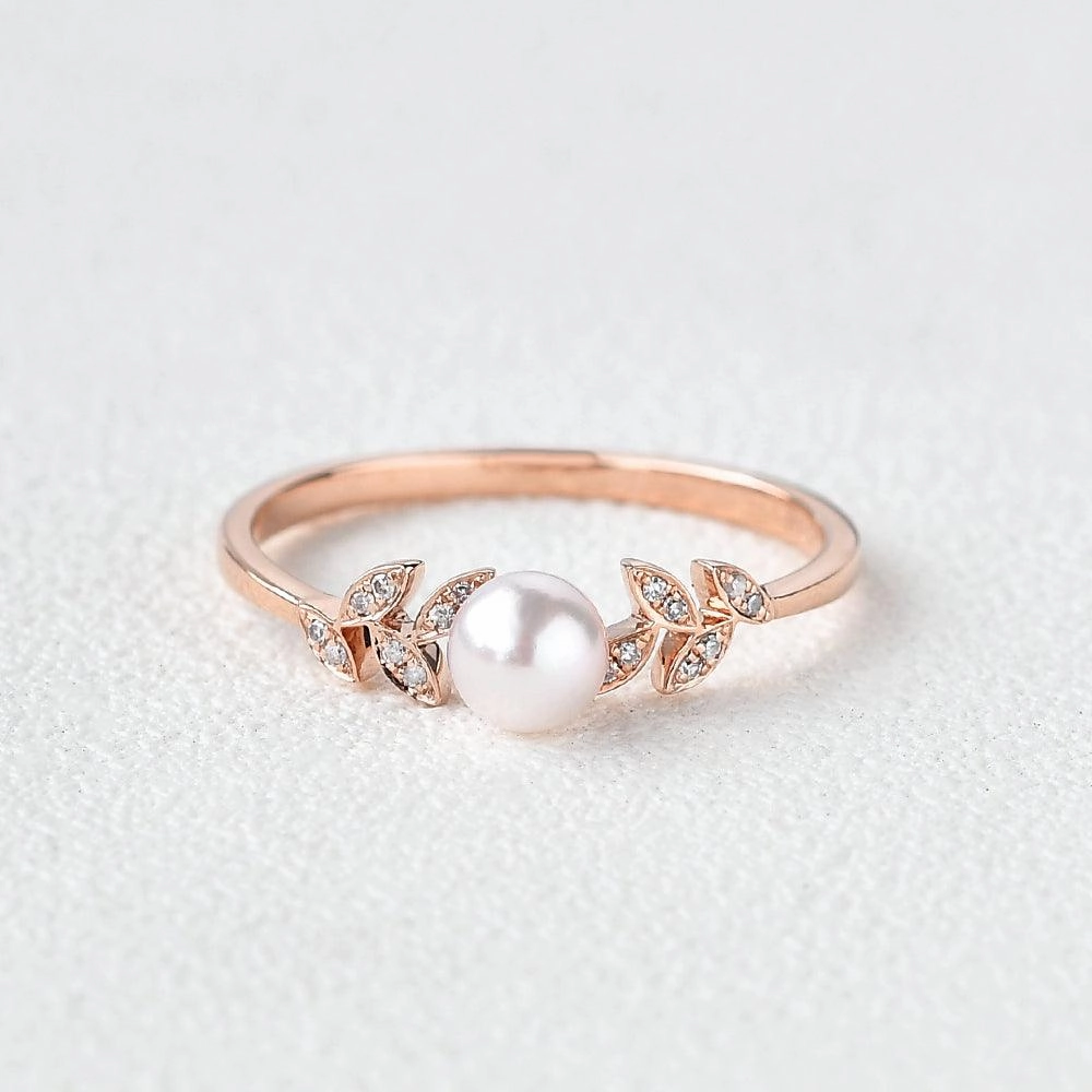 Model Shot Akoya Pearl & Moissanite Rose Gold Ring