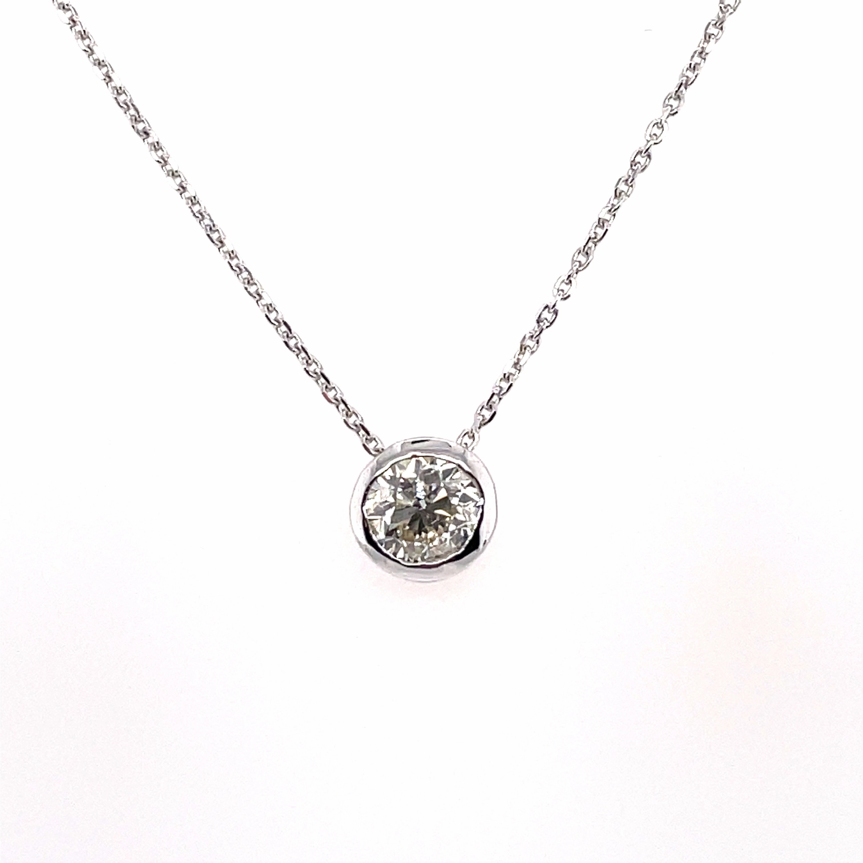 18K White Gold Round Shape Diamond  Necklace (.51ctw) Fashion Mix