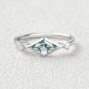 Luxury Pick East-West Moss Agate Rhombus Cut Bezel Set Ring