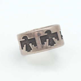 Navajo Handmade Sterling Silver Ring (Hallmark Unknown) (Size 7) Delicate Edge Subtle Pop