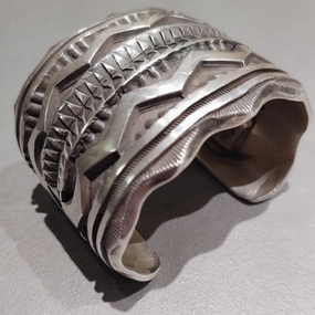 Artful Touch Vibrant Look Elvira Bill Navajo  Sterling Silver Bracelet Cuff - Handmade Native American