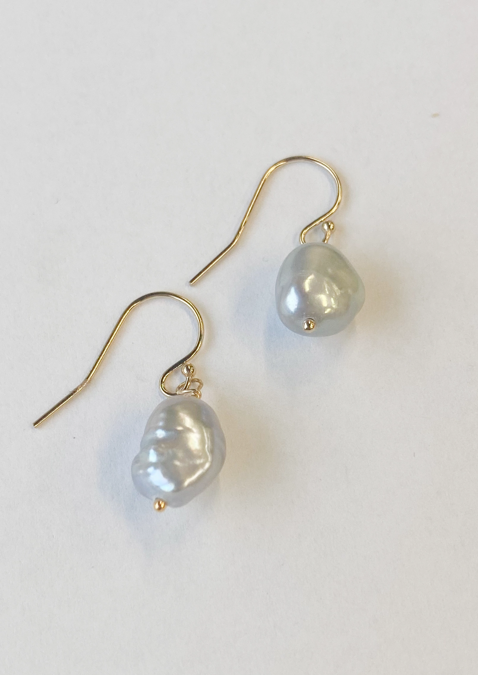 Simple baroque drops On Trend Great Present