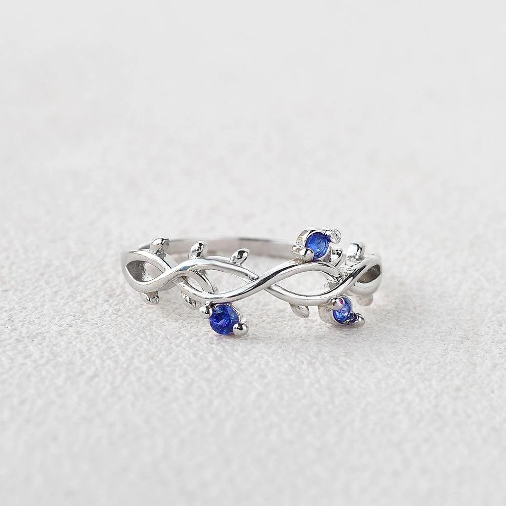 Soft Glow Felicegals Natural Sapphire Floral Inspired Ring