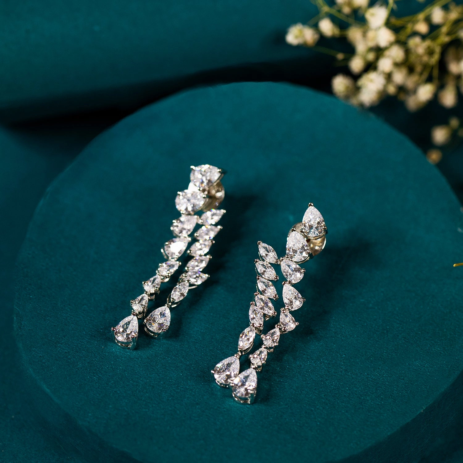 Luxury Glow elegant design Minimella sparkle zircon earring