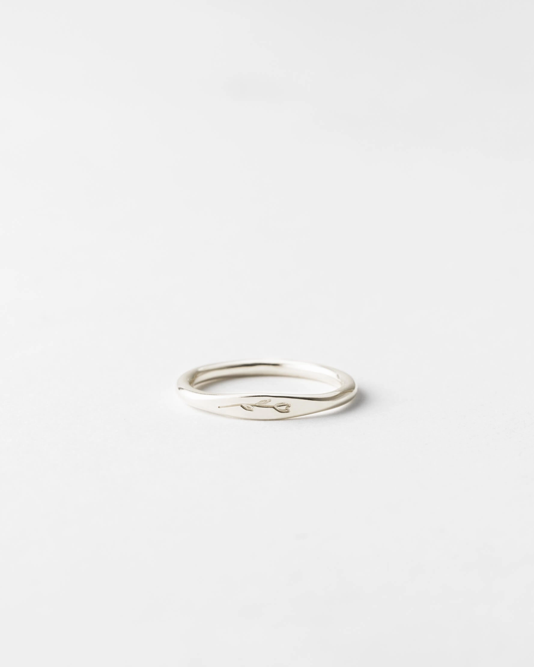 Floral Slim Signet Lively Spirit Charming Accessories