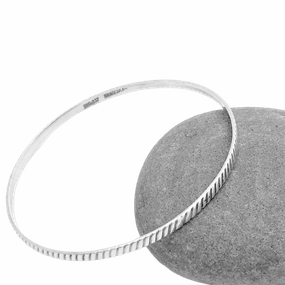 Metallic Touch Formal Gift Via Taxco Light Bangle