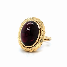 Unique Piece Luxurious Style Garnet Statement Ring