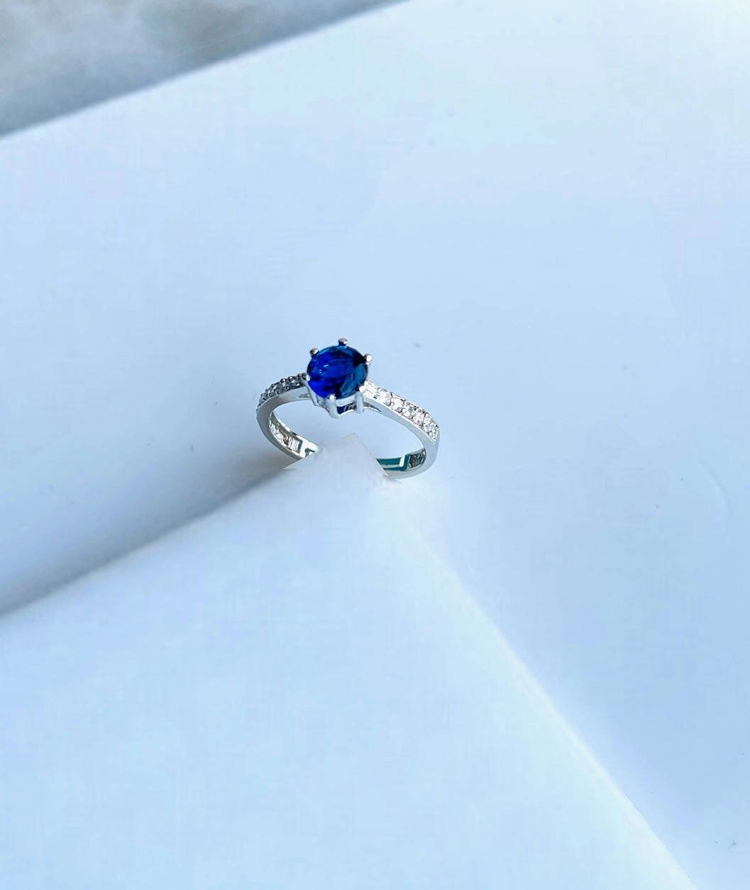 Minimal Sparkle Gen z solitaire ring