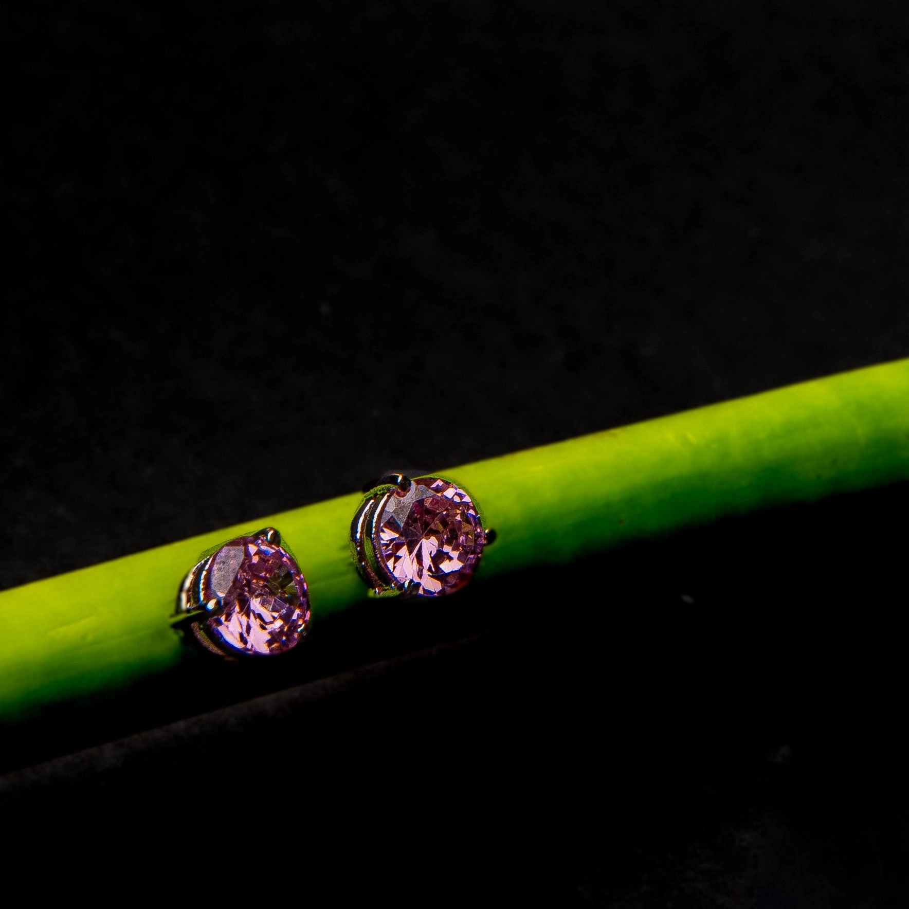 Perfect Sparkle Gen Z solitaire stud