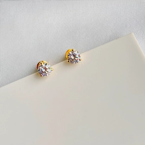 Gen Z solitaire stud Contemporary Craft