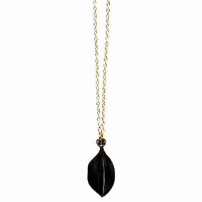 Contemporary Look Bright Feature Black Amulet Bronze Pendant Necklace