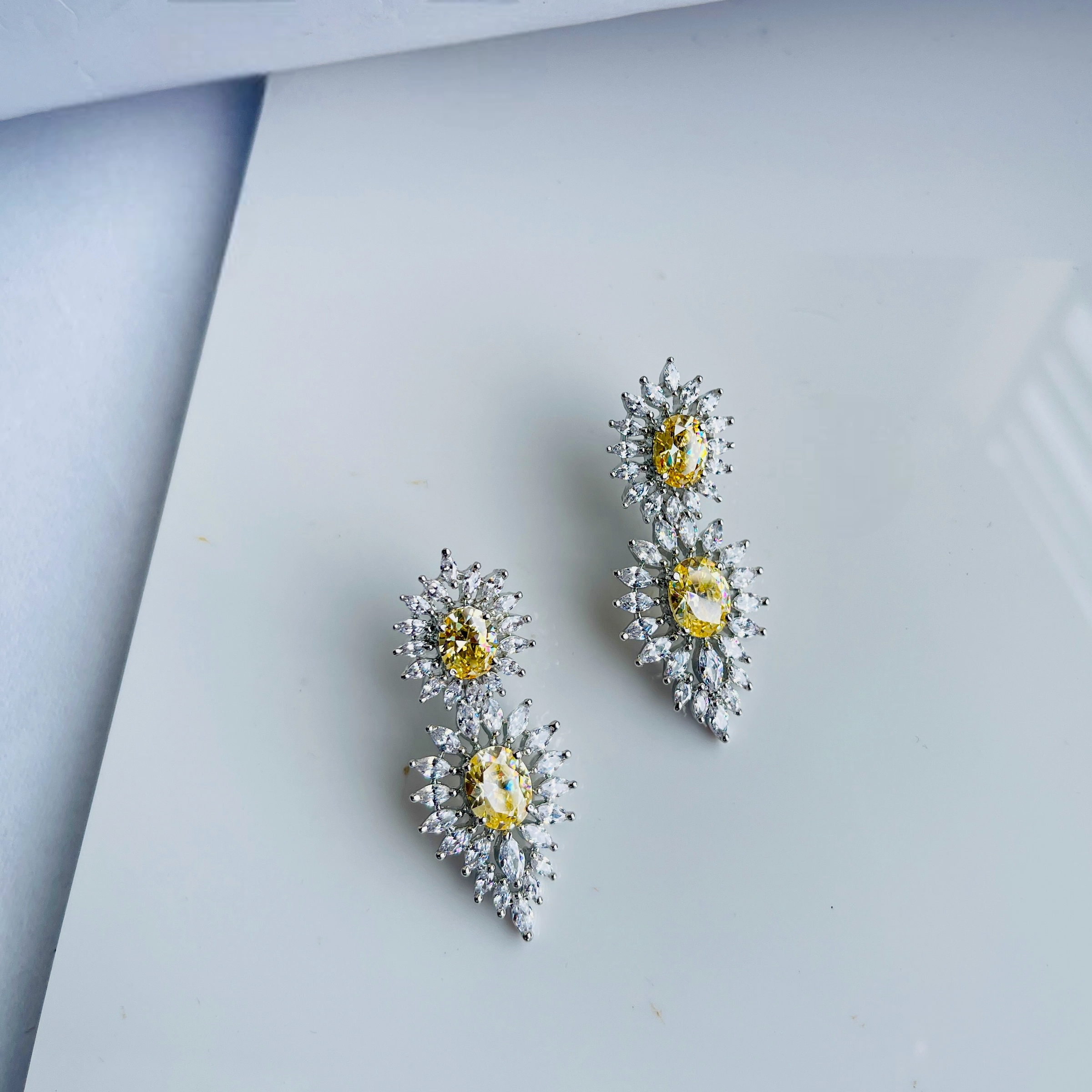 Marquilo drop earring Sleek Detailing Evening Glow