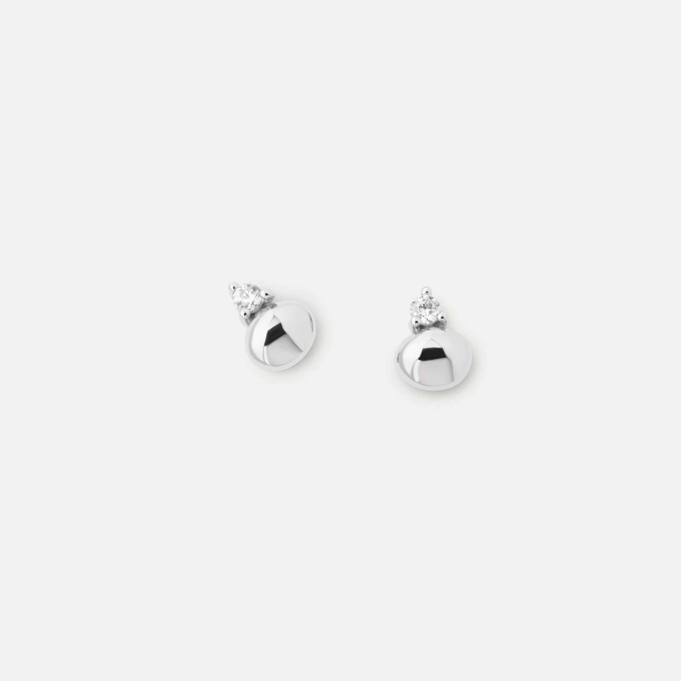 Gleaming Pebble Studs Creative Look Exquisite Style