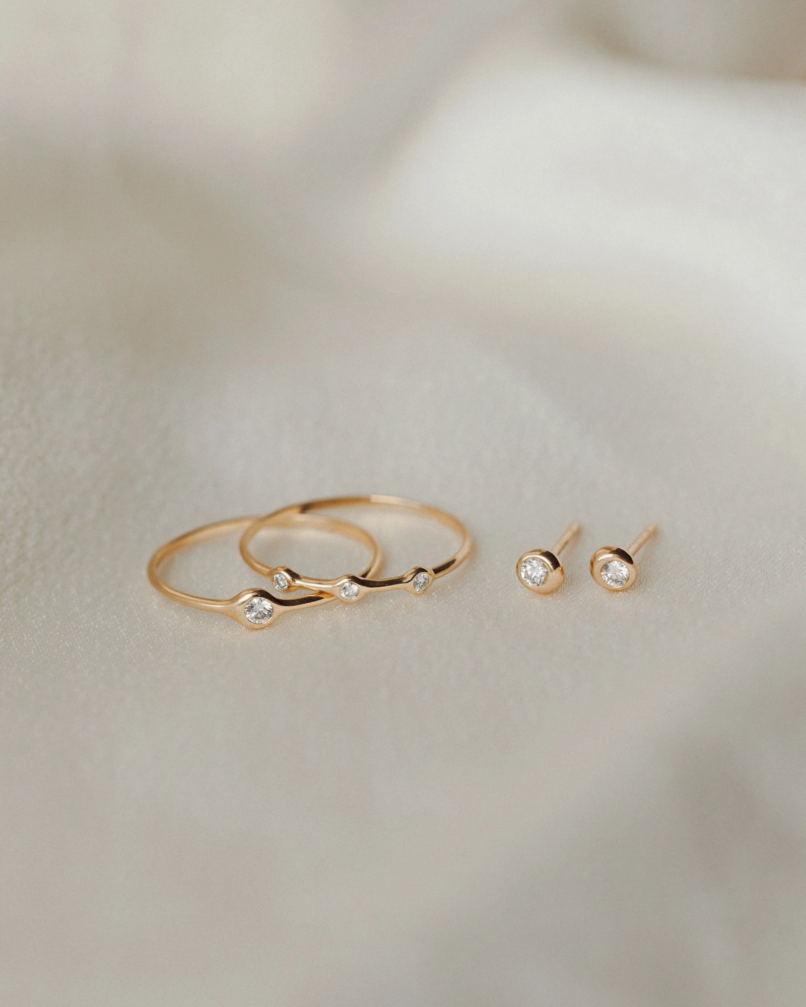 Stylish Form Gaia Diamond Solitaire Ring