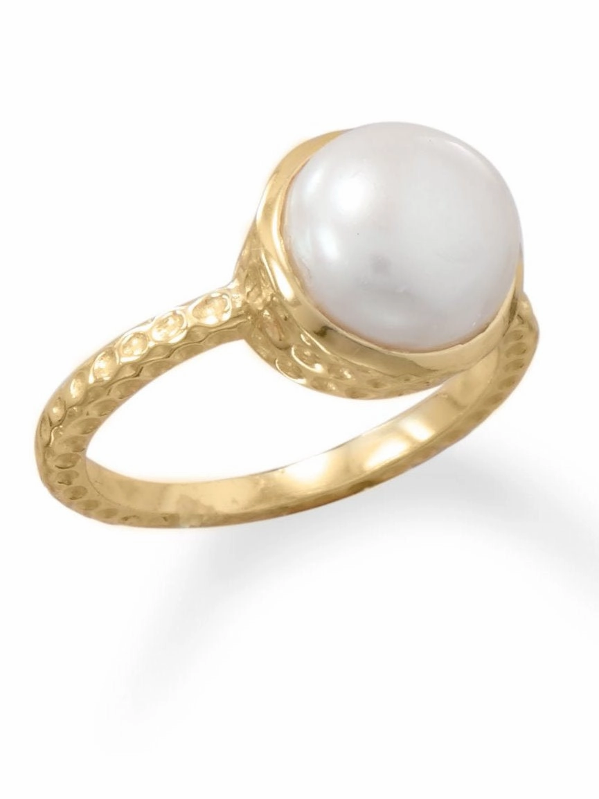 Elegant Embellishment Glitter Accent Gold-plated 9.5-10mm White Cultured Freshwater Pearl Ring Hammered Band