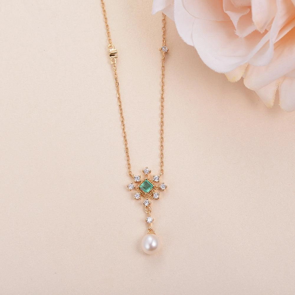 Chic Feature Sleek Sparkle Natural Emerald & Pearl & Moissanite Rose Gold Necklace