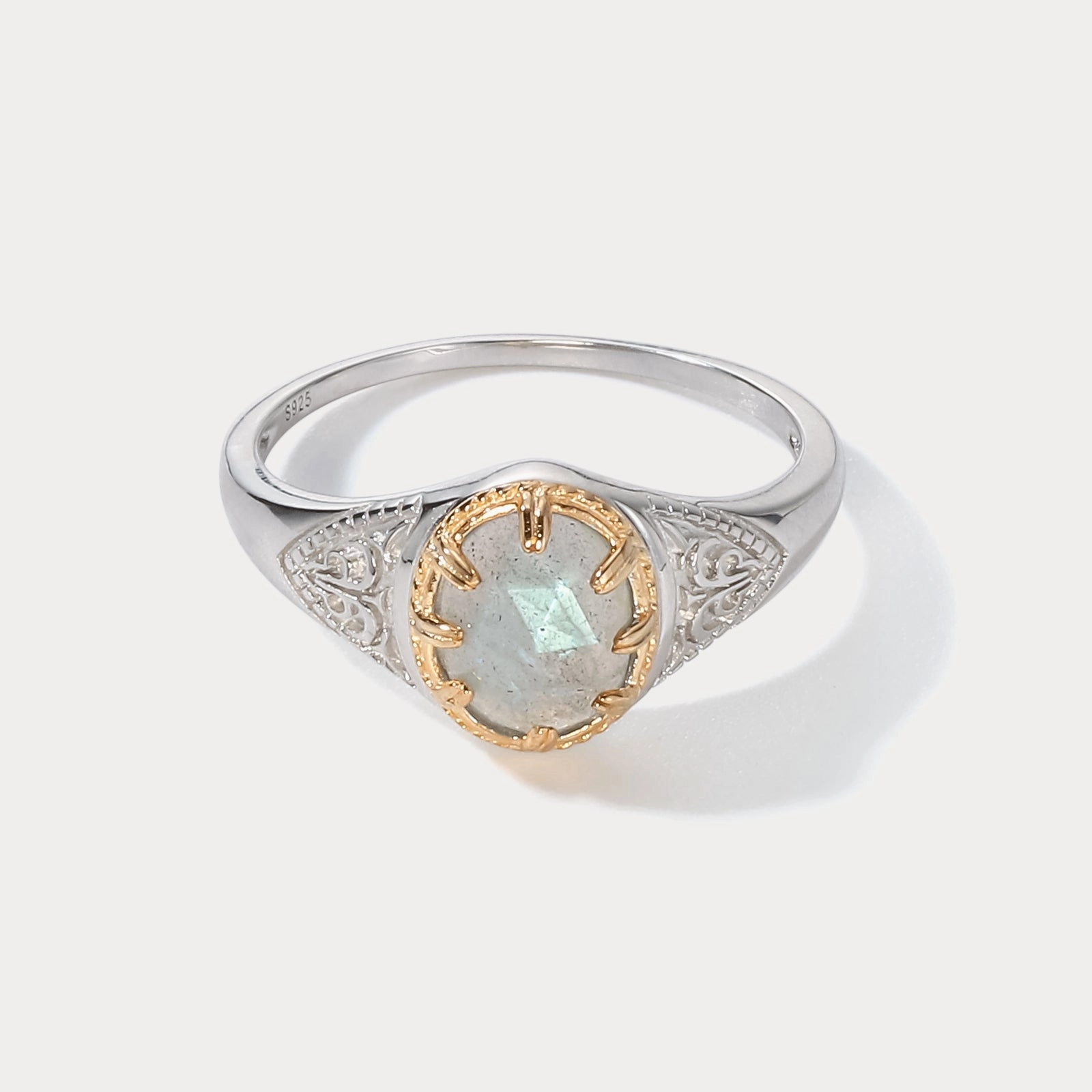 Timeless Design Personal Ornament Labradorite Ring